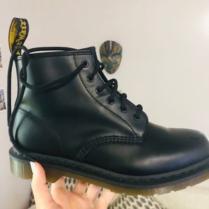 Dr Martens Boots 6 eye